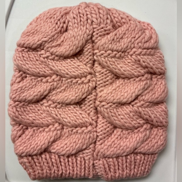 💝Boutique~💓Pink Cable Knit Hat🧶 - Picture 2 of 2